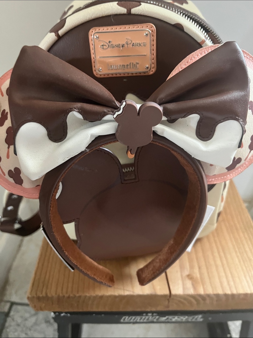 Loungefly Chocolate Drip Minnie Ears Mini Backpack - Brown & Cream - Picture 2 of 4